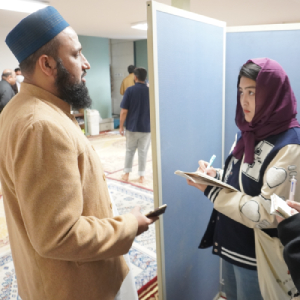 �ٕ�����[���w�ԁA���H�I�Ȏ���