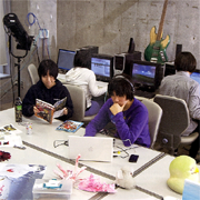 ���f�B�A�f����U�̎��ƁB