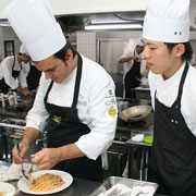 �{��̃V�F�t�������ē��ʎ��K