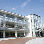 �H���Ȃǂ��W�܂�u���₫�e���X�v