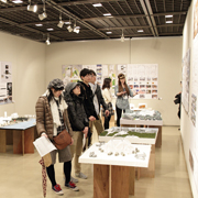 �s�s���f�U�C���R�[�X���ƌ����W