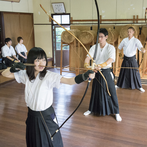 �׋��͂������A���������ϋɓI�I