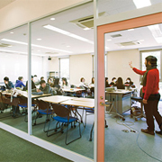 �h����������S�ʃK���X����̋���