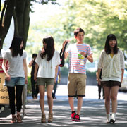 �L�����p�X���ɒZ��𕹐�