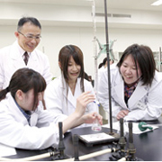 �l�Ԃ̌��N�Ɖh�{�̂����������