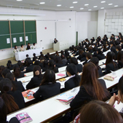 �A�E�΍�u�����������{