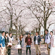 �t�ɂ͍������J�̃L�����p�X