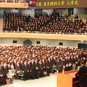 ���{�����قł̓��w��