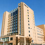 ���R�w�ɗאڂ��铌�L�����p�X