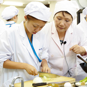 �H�ƌ��N�̃X�y�V�����X�g��{��