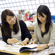 �C���e���A�f�U�C����