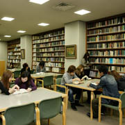 �[���̎{�݂ŃL�����p�X���C�t���i