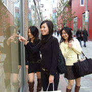 �L�����p�X�͑��~�c