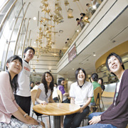 �s���̃g�b�v���[�_�[��ڎw���I