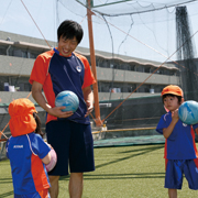 �q�ǂ��ɃX�|�[�c�̊y������`����