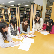 �L�����A���{�w�ȂŐV����������