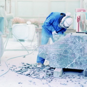 �����̉��l�ςւ̎��M�Ǝ��͂��琬