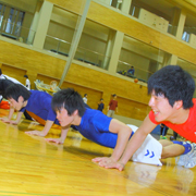 �̗͓I�A���_�I�ȋ������琬