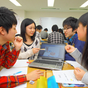 �O���[�v���[�N�ŋ�������{��