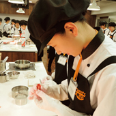 1400���Ԃ̎��K�E���K�Ŏ��͂���