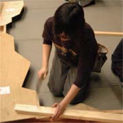 ������p�ŃX�e�[�W�𐷂�グ��