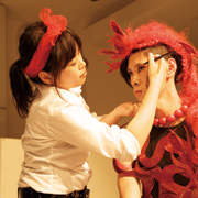 ���E�ɒʗp����A�[�e�B�X�g��