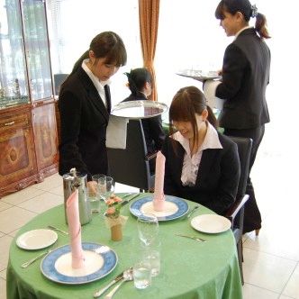 ���X�g�����T�[�r�X�̊�b���w��