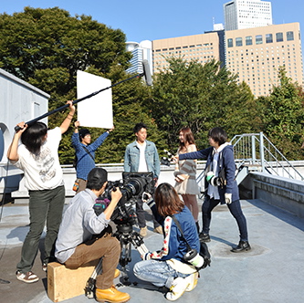 �f��ƊE��S���v�����߂���