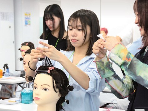 ���ی�̌����w