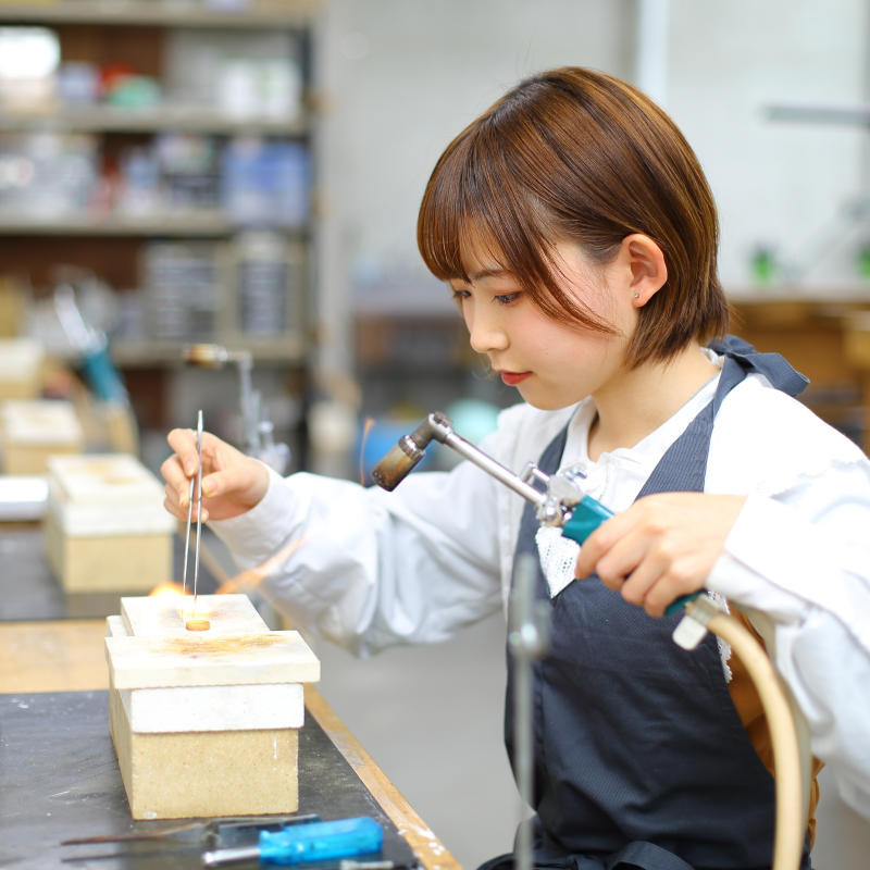 �y�����I�[�v���L�����p�X�z�n���h���C�h�F�V���o�[���[�N/���U�[�N���t�g�̌��u��