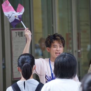 �L�����p�X���w�c�A�[�i���O�\�񐧁j