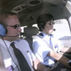 ��U����ʐi�w������i�p�C���b�g�i�q��w�j�ҁE���j