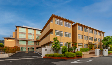 ���s�ĉp�����w�Z