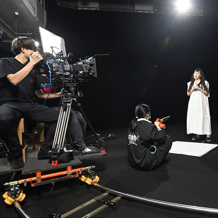 �v�����[�V�����f����